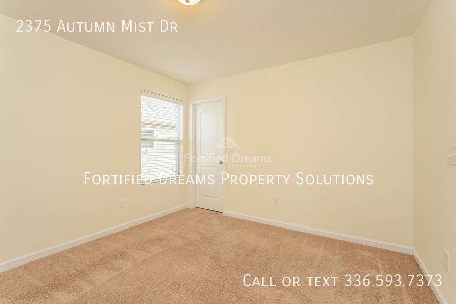 3 Bed, 2.5 Bath in Hillcrest Towne Center | 2-Car Garage, Community Pool property image