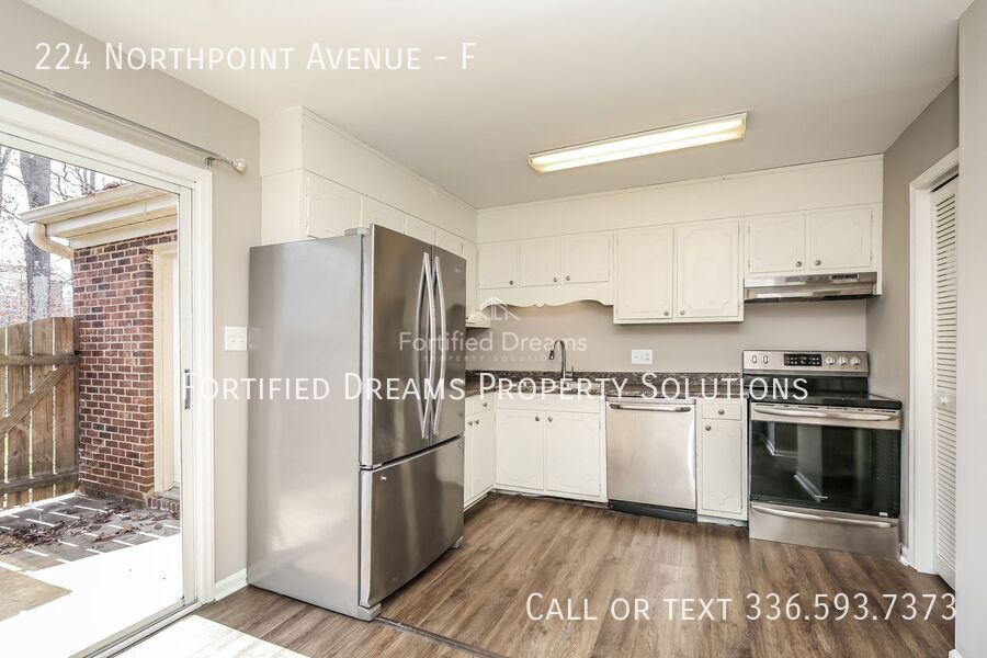 2 Bed, 1.5 Bath Townhome Condo in High Point, NC, 1,120 Sq Ft, Private Patio property image