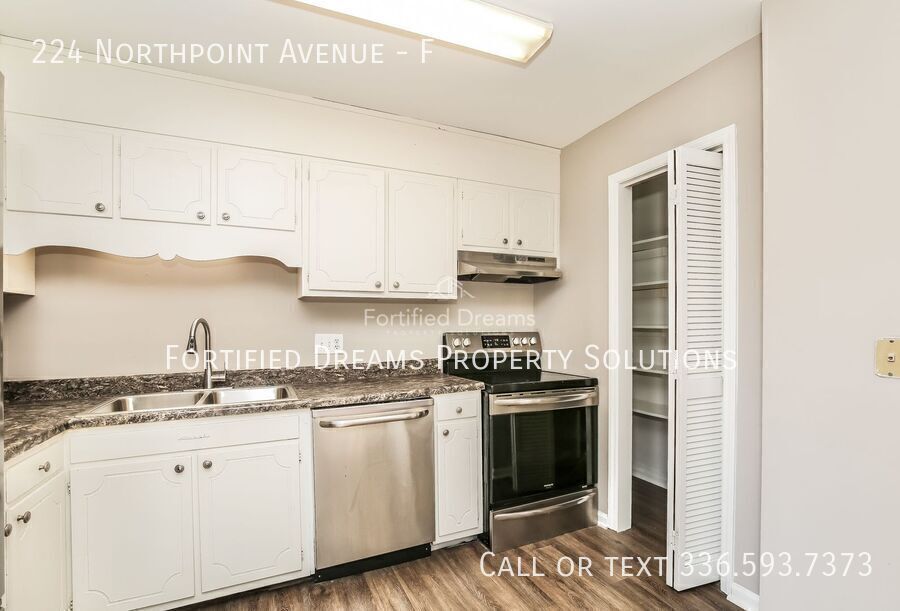 2 Bed, 1.5 Bath Townhome Condo in High Point, NC, 1,120 Sq Ft, Private Patio property image