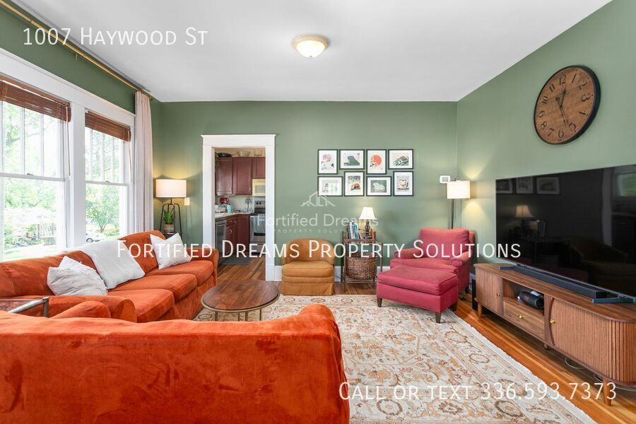 Charming Furnished Craftsman Bungalow, Rocking-Chair Porch, Near Downtown Greensboro & UNCG property image