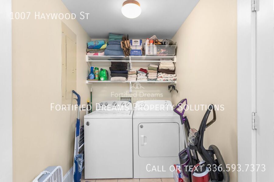 Charming Furnished Craftsman Bungalow, Rocking-Chair Porch, Near Downtown Greensboro & UNCG property image