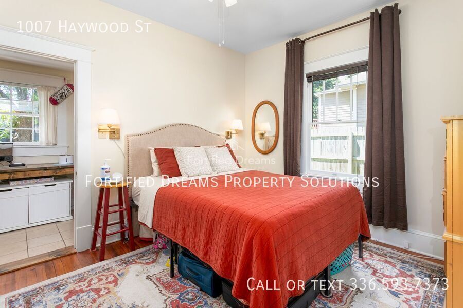 Charming Furnished Craftsman Bungalow, Rocking-Chair Porch, Near Downtown Greensboro & UNCG property image