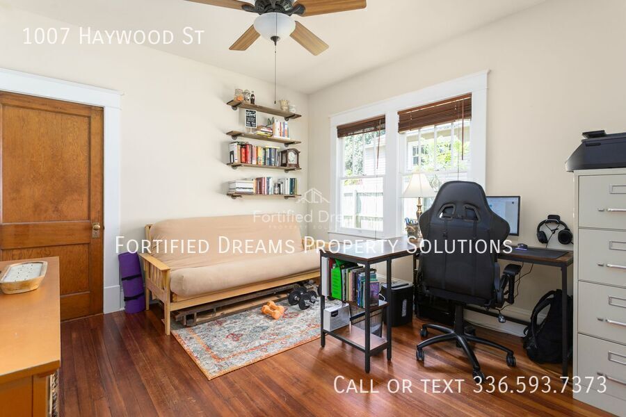 Charming Furnished Craftsman Bungalow, Rocking-Chair Porch, Near Downtown Greensboro & UNCG property image