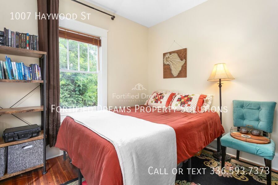 Charming Furnished Craftsman Bungalow, Rocking-Chair Porch, Near Downtown Greensboro & UNCG property image