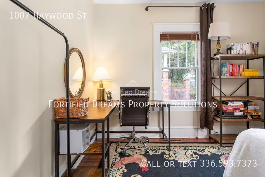 Charming Furnished Craftsman Bungalow, Rocking-Chair Porch, Near Downtown Greensboro & UNCG property image
