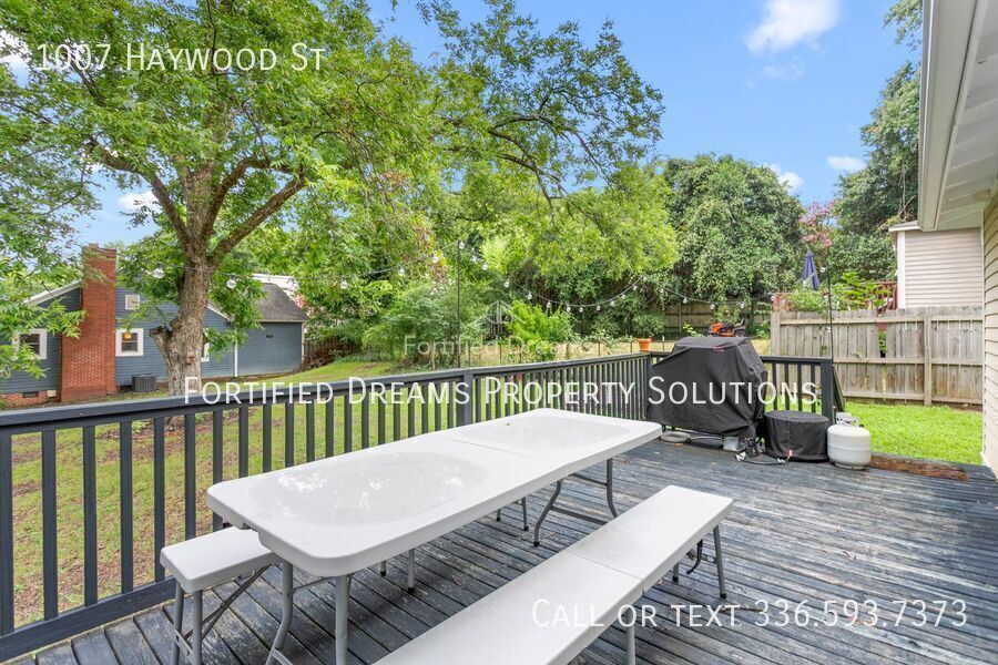 Charming Furnished Craftsman Bungalow, Rocking-Chair Porch, Near Downtown Greensboro & UNCG property image