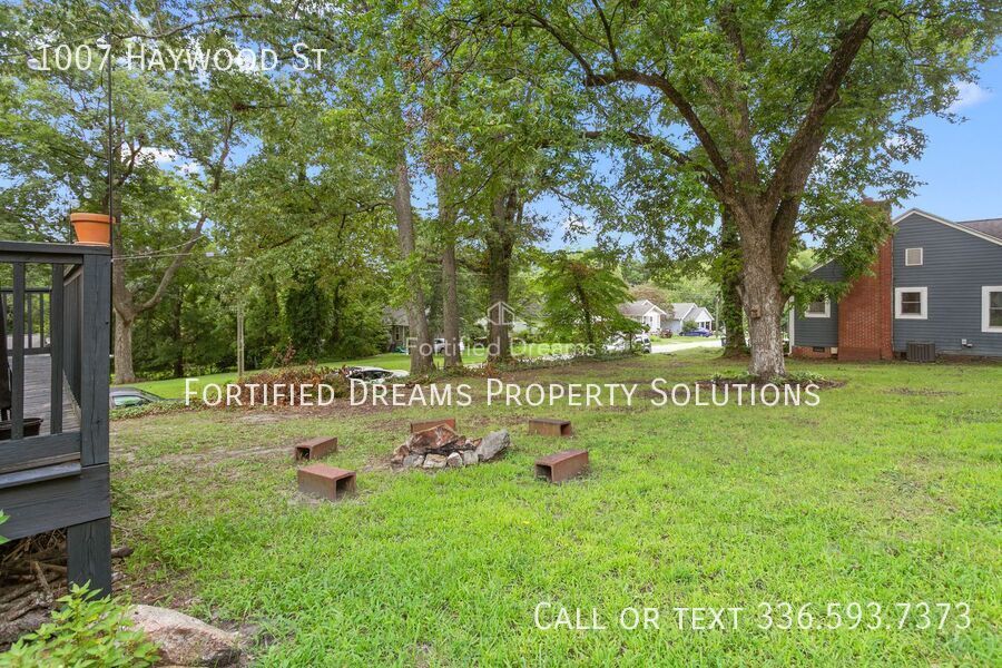Charming Furnished Craftsman Bungalow, Rocking-Chair Porch, Near Downtown Greensboro & UNCG property image