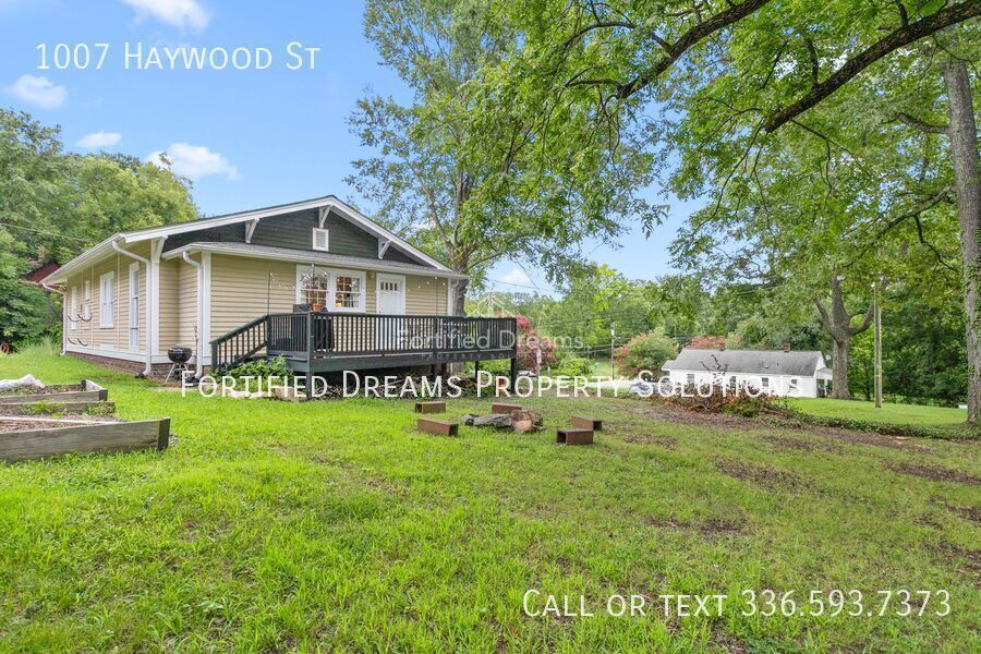 Charming Furnished Craftsman Bungalow, Rocking-Chair Porch, Near Downtown Greensboro & UNCG property image