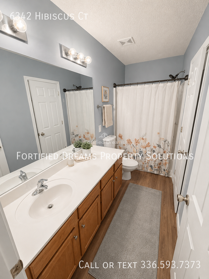 THE BACKYARD, 3BR Townhome + Loft + Location! property image