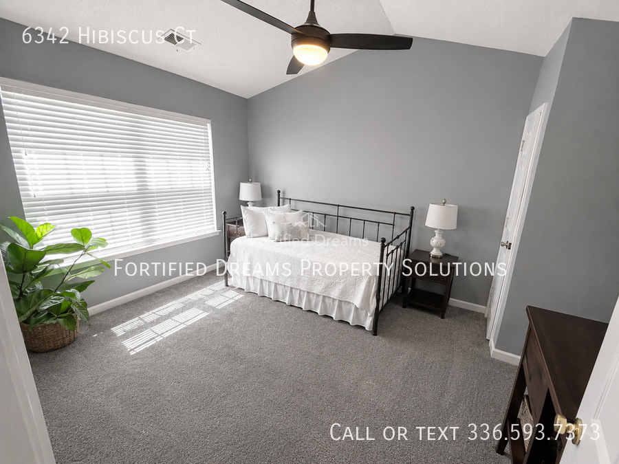 THE BACKYARD, 3BR Townhome + Loft + Location! property image