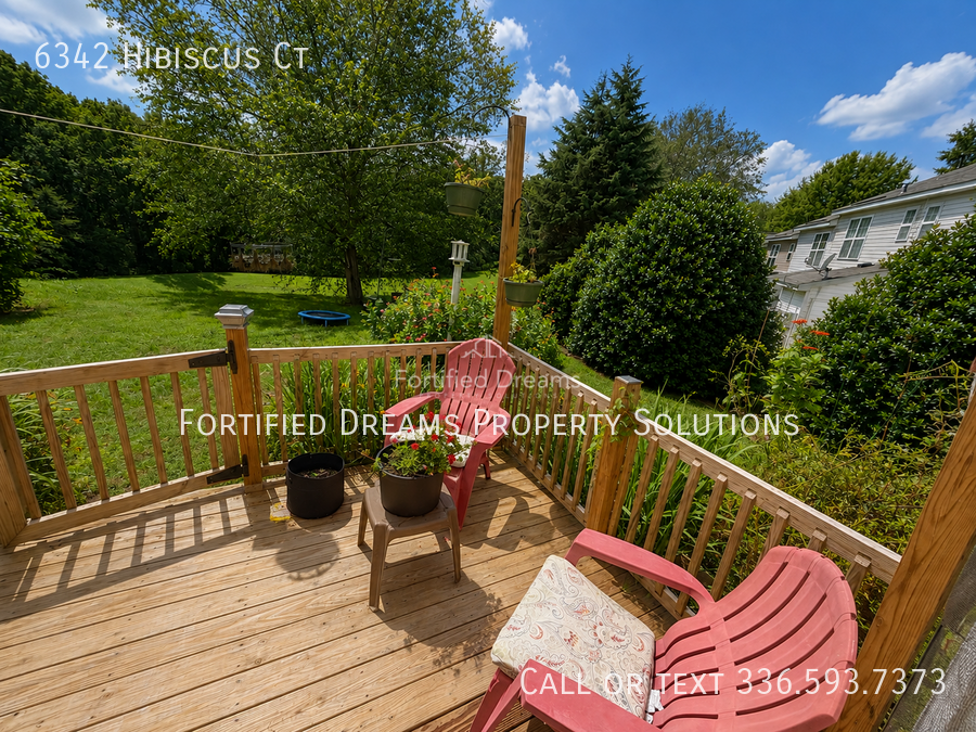 THE BACKYARD, 3BR Townhome + Loft + Location! property image