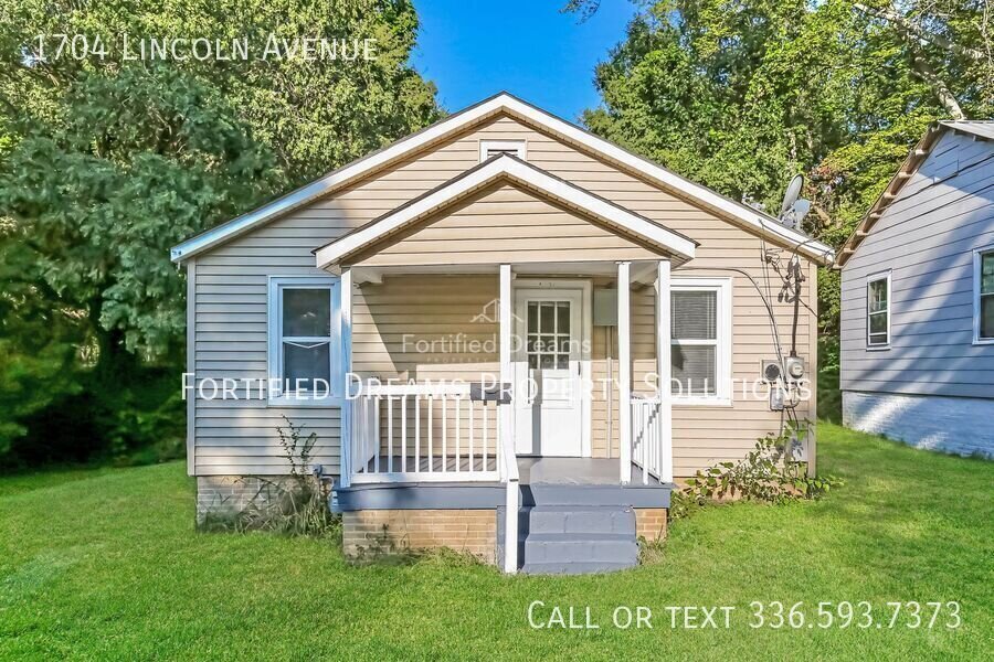 1704 Lincoln Ave | 2 Bed • 1 Bath | A House, A Yard, A Place of Your Own property image
