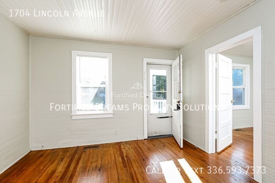 1704 Lincoln Ave | 2 Bed • 1 Bath | A House, A Yard, A Place of Your Own property image