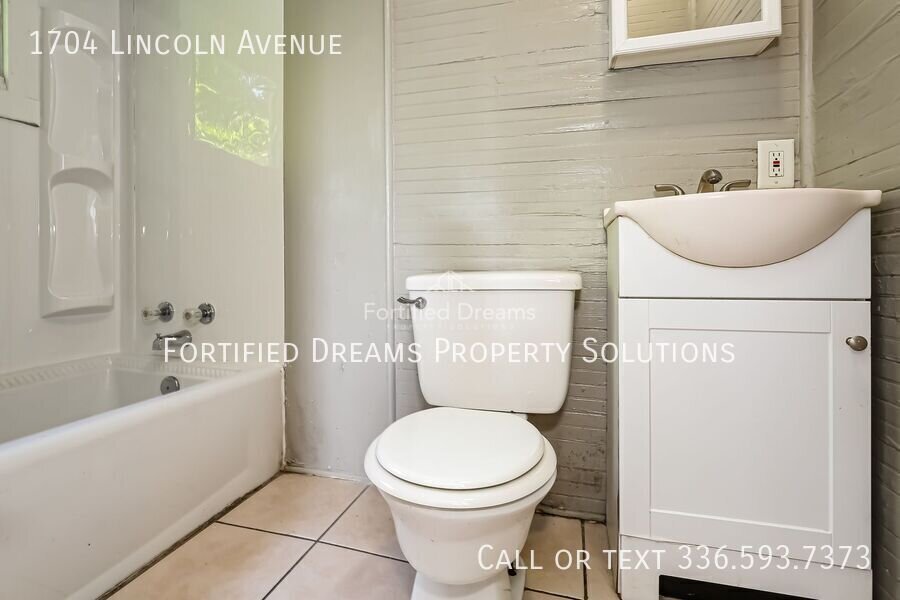 1704 Lincoln Ave | 2 Bed • 1 Bath | A House, A Yard, A Place of Your Own property image