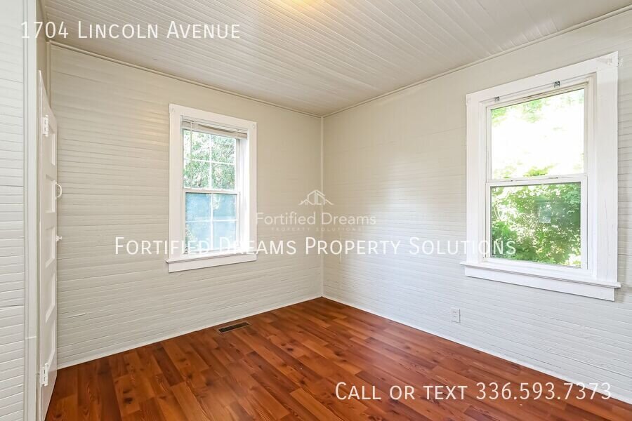 1704 Lincoln Ave | 2 Bed • 1 Bath | A House, A Yard, A Place of Your Own property image