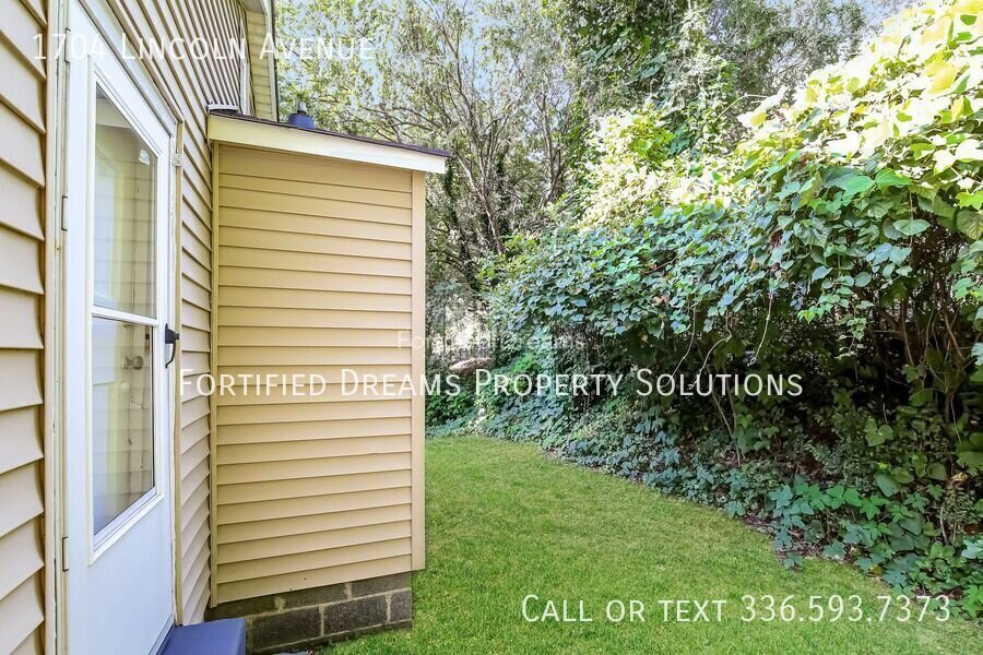 1704 Lincoln Ave | 2 Bed • 1 Bath | A House, A Yard, A Place of Your Own property image