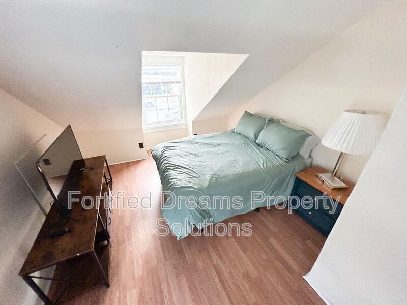 Historic Charm Meets Modern Comfort: Fully Furnished Mid-Term Rental in Siler City! property image