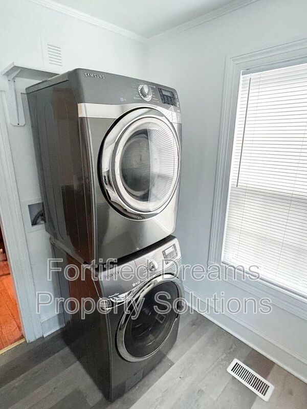 Historic Charm Meets Modern Comfort: Fully Furnished Mid-Term Rental in Siler City! property image