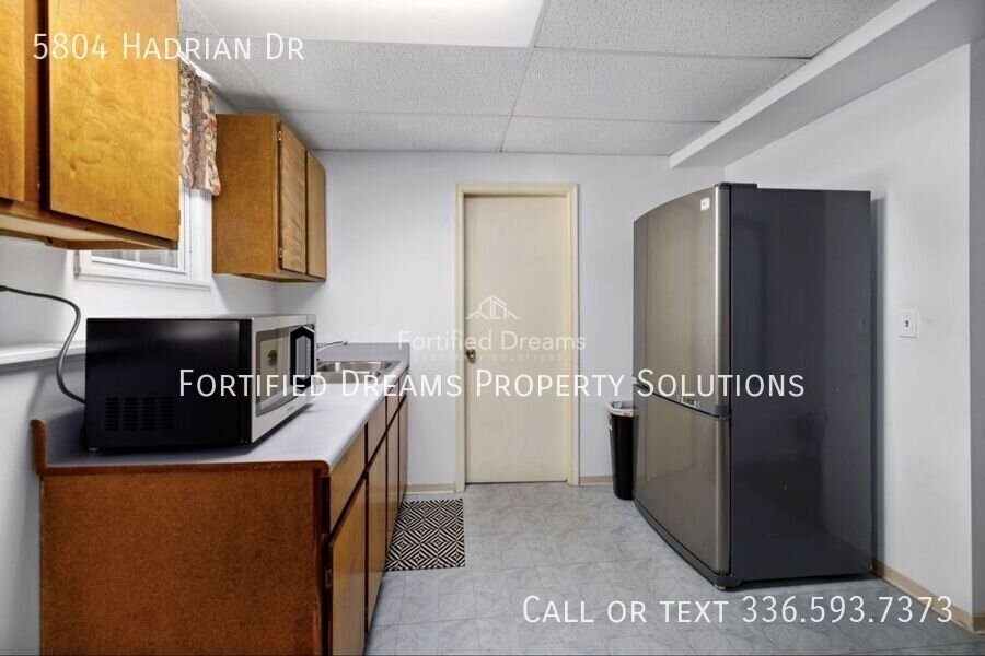 Spacious 5-Bedroom Rental on a Quiet fenced yard – 5804 Hadrian Drive, Durham, NC property image