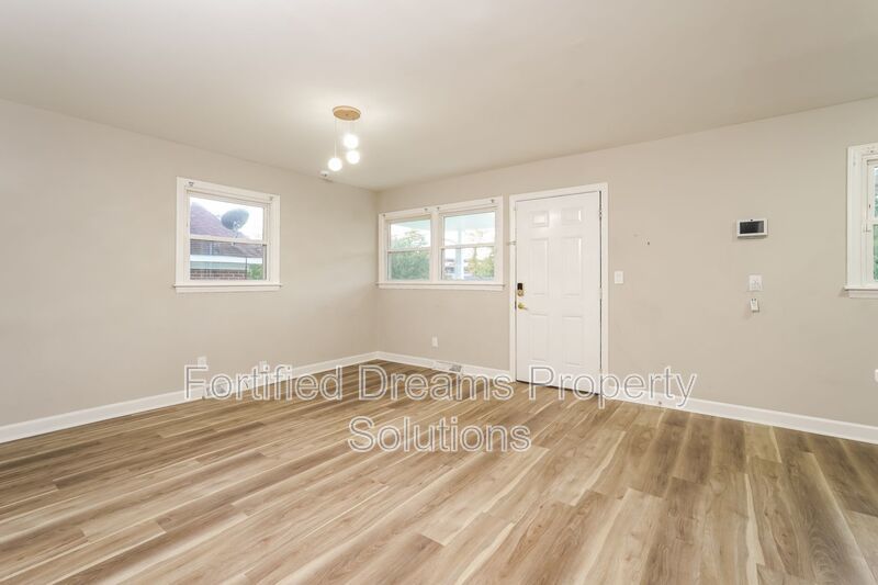 Renovated 3BR/1BA Home near Downtown Greensboro! Modern Kitchen & Great Location property image