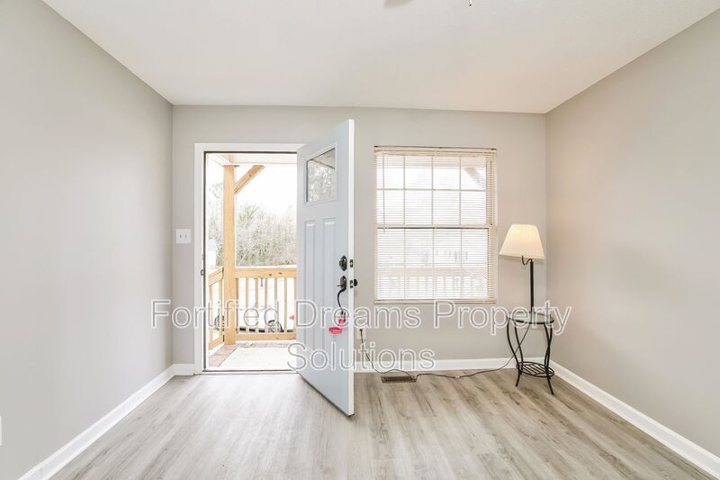 2208 Gable Way Unit B | 3-Bed, 2-Bath Duplex in High Point property image