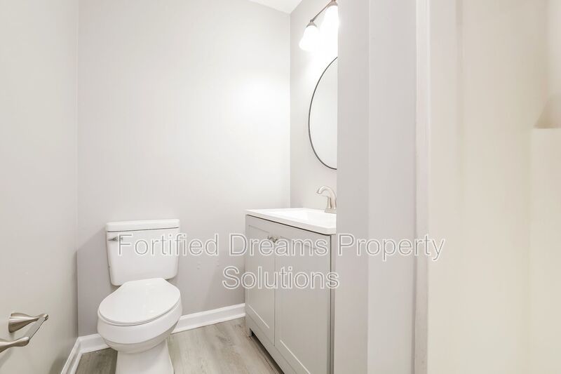 2208 Gable Way Unit B | 3-Bed, 2-Bath Duplex in High Point property image