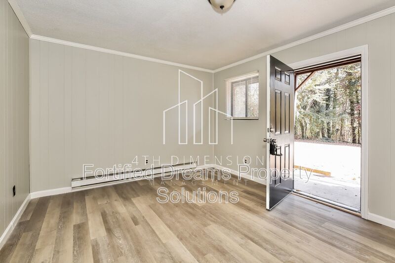 Charming 1 Bedroom 1 Bath with Water Included in Winston-Salem! property image