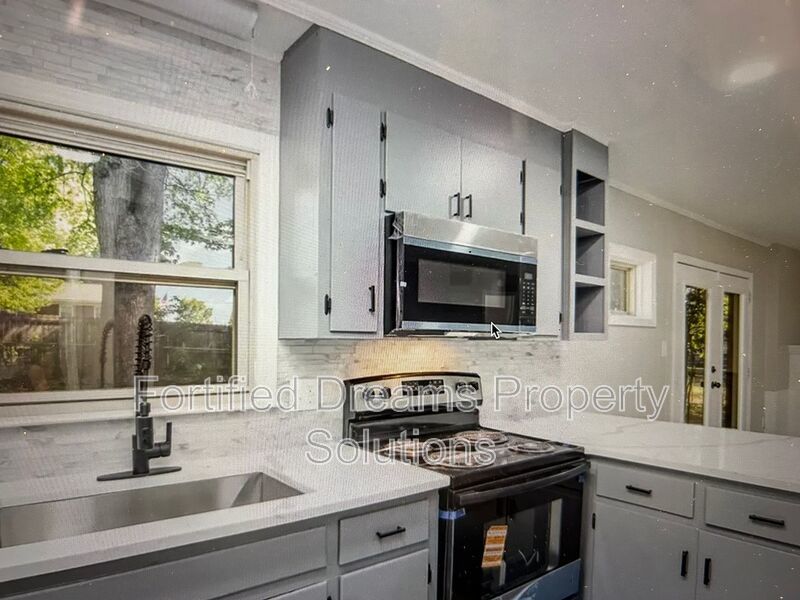 Cute 4 Bedroom Ranch on a Quiet Cul De Sac!!! property image