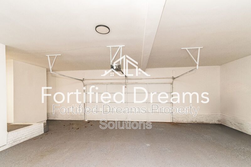 Fully Renovated 3 Bed / 3 Bath Home – Near Toyota Mega Site | Nearly 2,000 Sq Ft property image