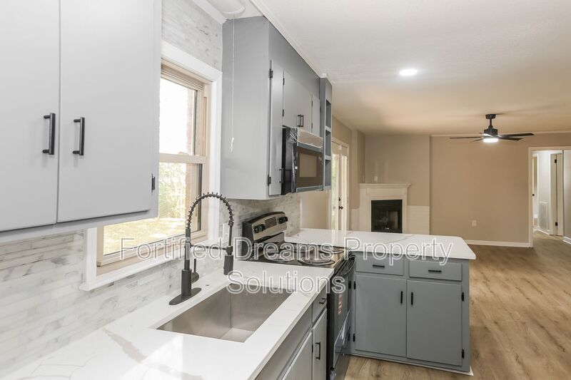 Cute 4 Bedroom Ranch on a Quiet Cul De Sac!!! property image