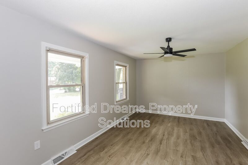 Cute 4 Bedroom Ranch on a Quiet Cul De Sac!!! property image