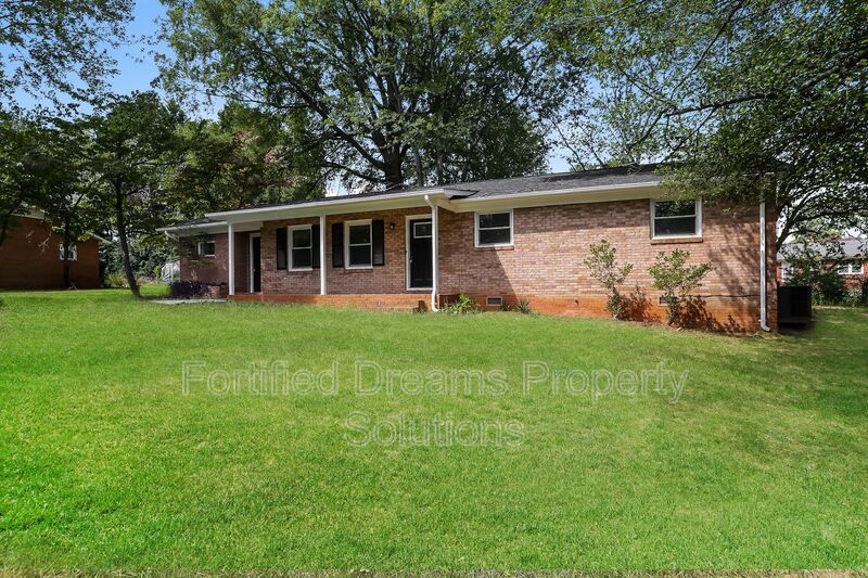 Cute 4 Bedroom Ranch on a Quiet Cul De Sac!!! property image