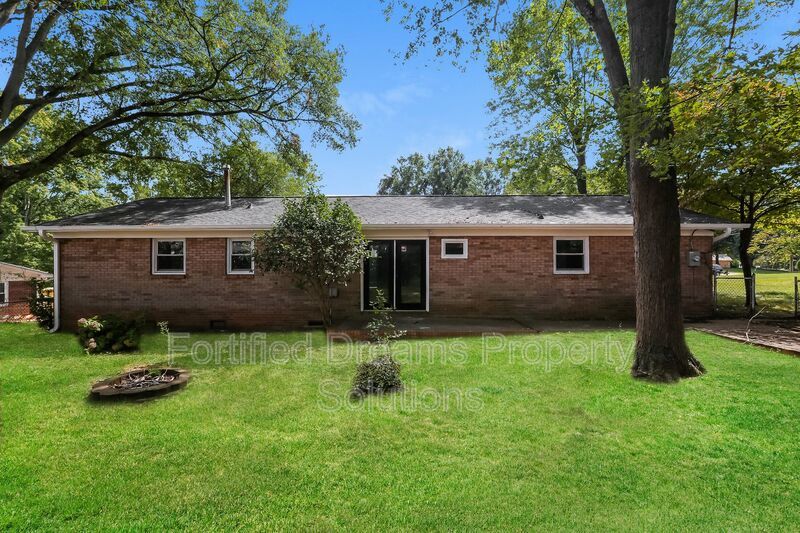 Cute 4 Bedroom Ranch on a Quiet Cul De Sac!!! property image