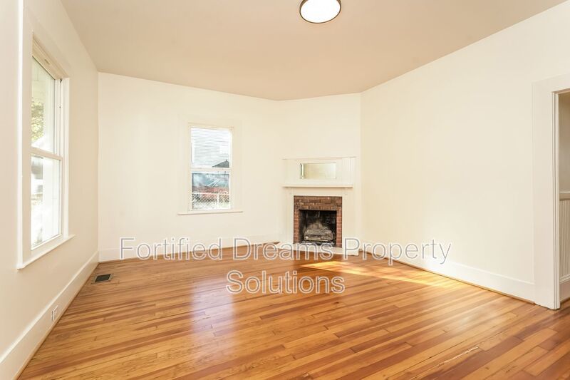 Newly renovated 4 bedroom, 2 bath home with Historic Charm in Winston Salem property image