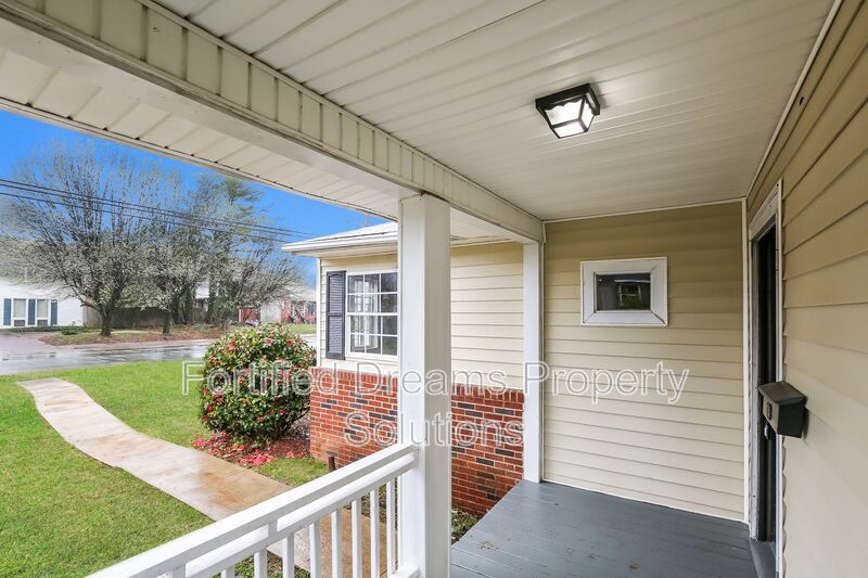 Inviting 3 Bed 1 Bath Home in Winston Salem property image