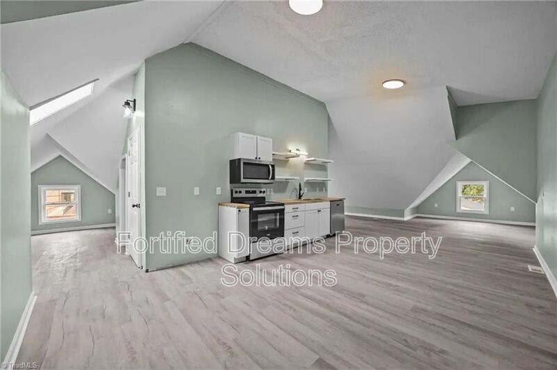 Newly renovated 2 bedroom 1 bath apartment in Reidsville property image