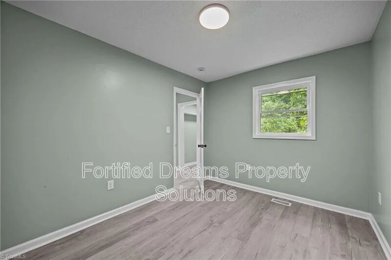 Newly renovated 2 bedroom 1 bath apartment in Reidsville property image