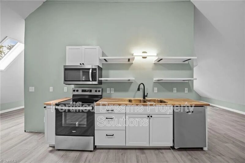 Newly renovated 2 bedroom 1 bath apartment in Reidsville property image