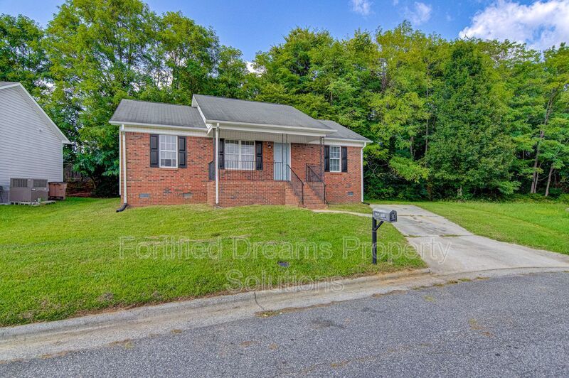 Charming 3BR/2BA Home in Greensboro | Newly Updated, Deck & Vaulted Ceilings property image