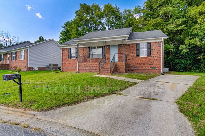 Charming 3BR/2BA Home in Greensboro | Newly Updated, Deck & Vaulted Ceilings property image