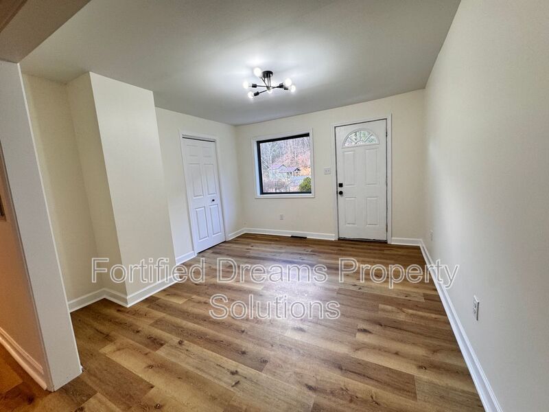 Black Mountain Dream - 3 bedroom & 2 Bathrooms property image