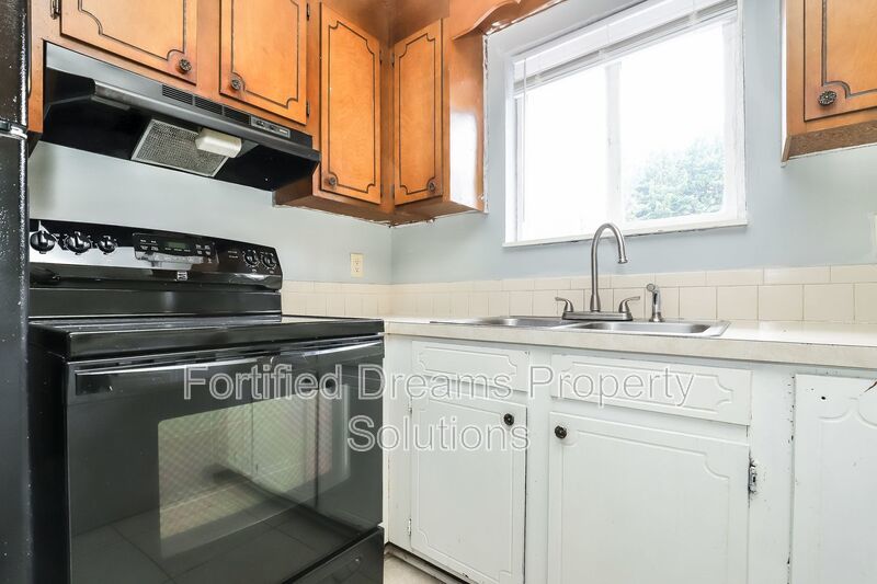 1502 Oakshire Winston Salem Unit D property image