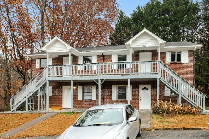 1502 Oakshire Winston Salem Unit D property image