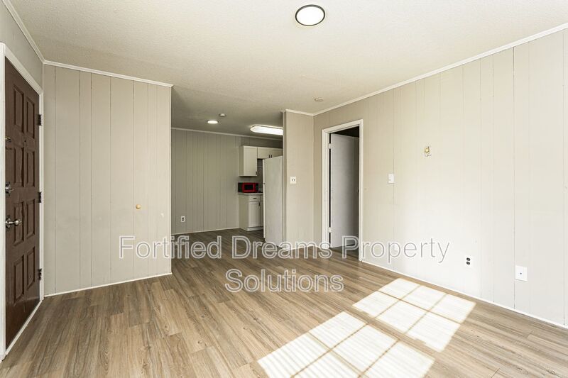 Bradford Court Apartments - 1 Bedroom & 1 Bathroom property image