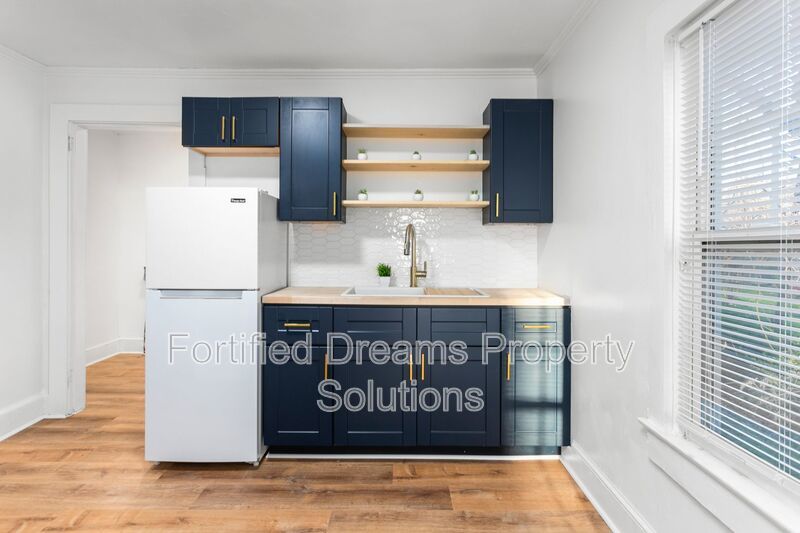 Charming 2-Bedroom Gem in Graham – Cozy 704 Sq Ft Home at 218 Walker Avenue property image