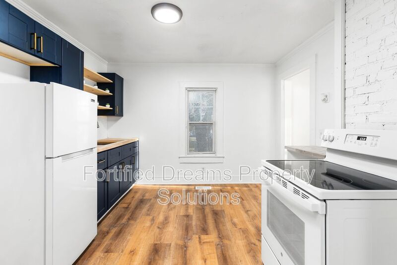 Charming 2-Bedroom Gem in Graham – Cozy 704 Sq Ft Home at 218 Walker Avenue property image