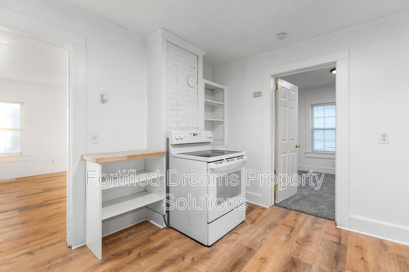 Charming 2-Bedroom Gem in Graham – Cozy 704 Sq Ft Home at 218 Walker Avenue property image