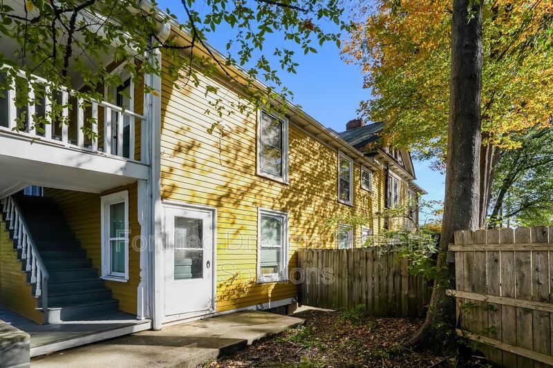 400 S Spring St Apartments - Greensboro, NC property image