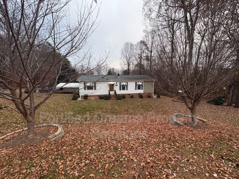 Spacious Rural Hall Residence - 3 Bed | 2 Bath - Newly Updated! property image