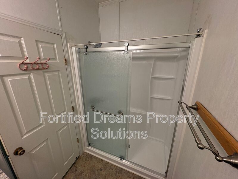 Spacious Rural Hall Residence - 3 Bed | 2 Bath - Newly Updated! property image